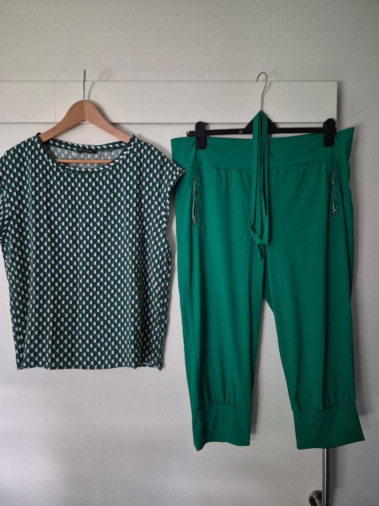 travelstof broek norah + tshirt opus maat 44 / 46, Maat 46/48 (XL) of groter, Ophalen of Verzenden, Zo goed als nieuw, Driekwart