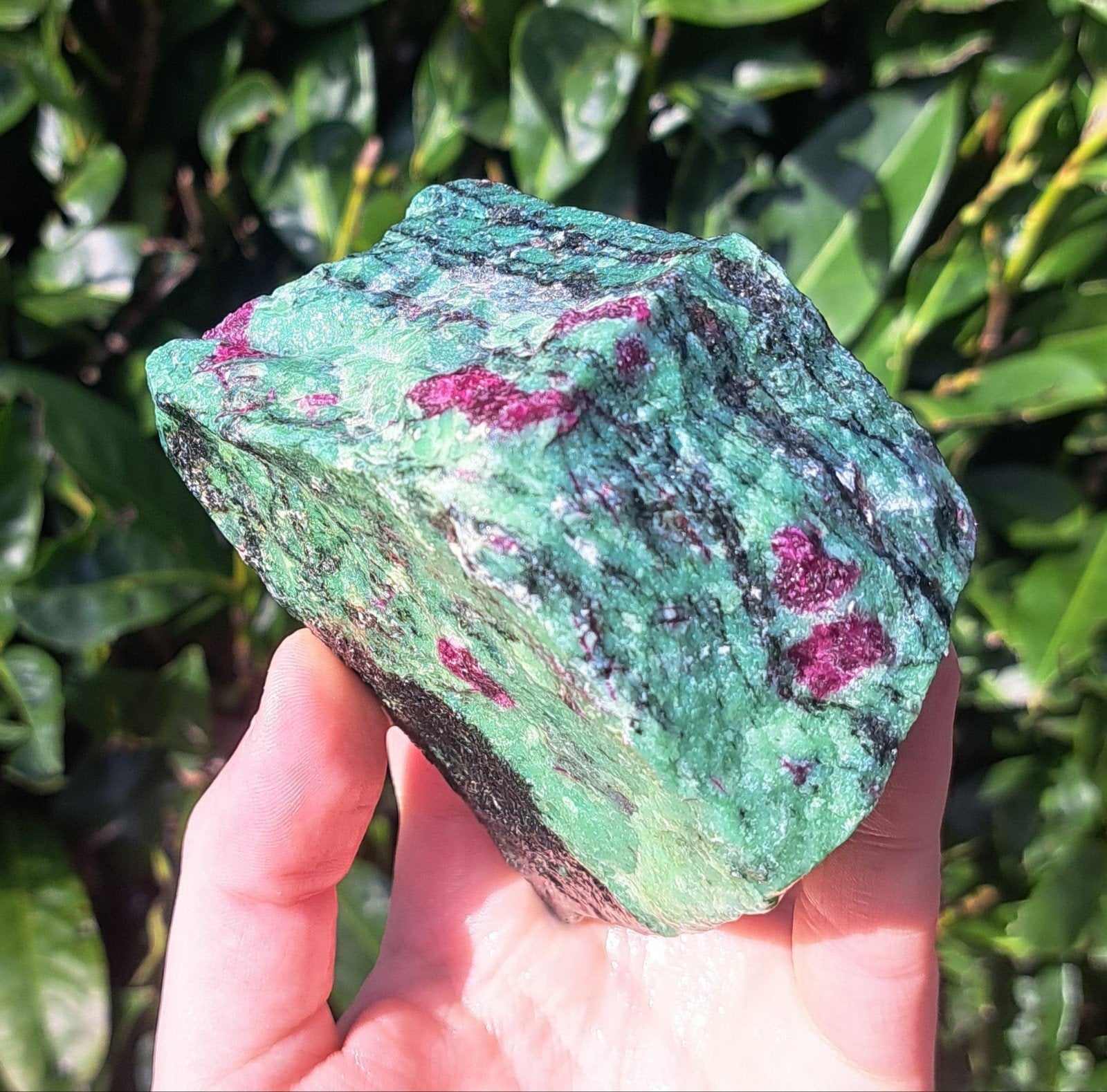 Grote Robijn in Zoisiet edelsteen mineralen natuursteen, Ophalen of Verzenden