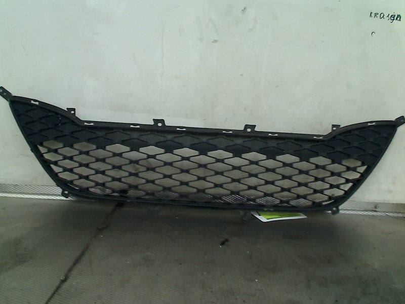 Grille Mercedes-Benz ML III (166) (2011-06/2015-02), Gebruikt, Mercedes-Benz AG, Mercedes-Benz, Mercedesstraße 120, Stuttgart 70372, , Duitsland