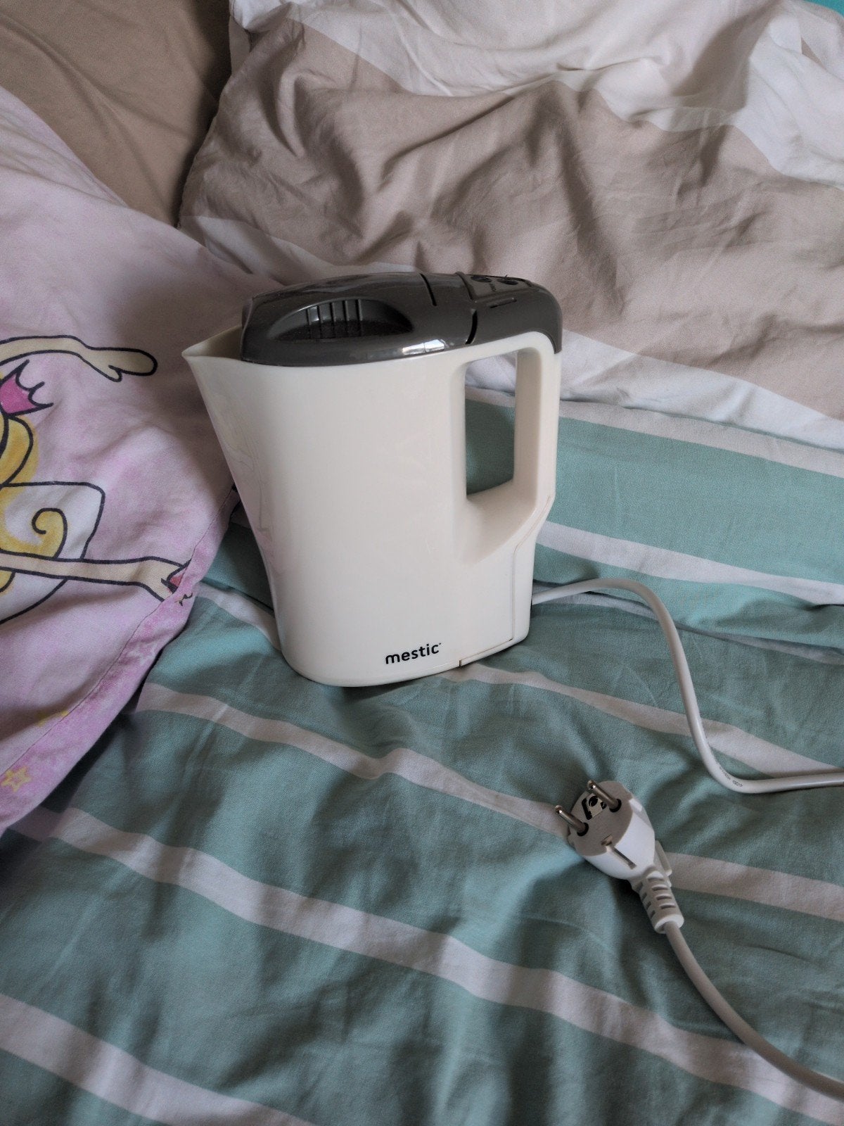 Compacte Mestic waterkoker voor onderweg of kleine ruimtes, Minder dan 1 liter, Ophalen of Verzenden, Gebruikt