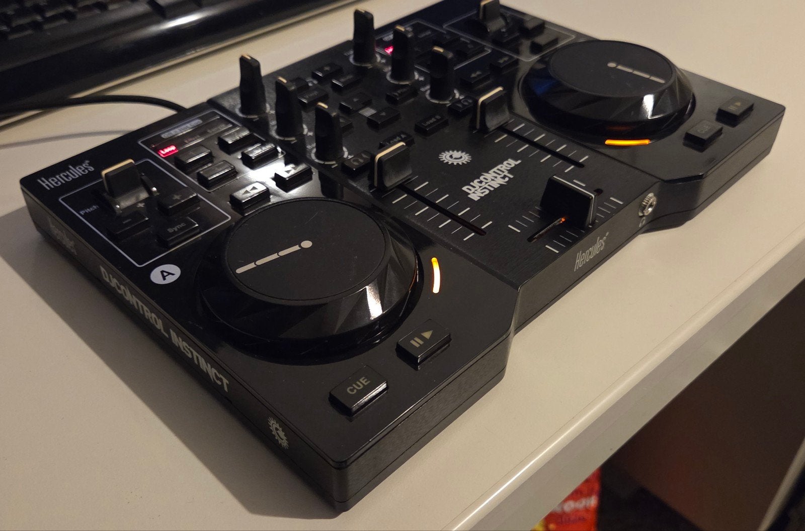Hercules DJControl Instinct dj controller mixer, Muziek en Instrumenten, Dj-sets en Draaitafels, Ophalen of Verzenden, Zo goed als nieuw