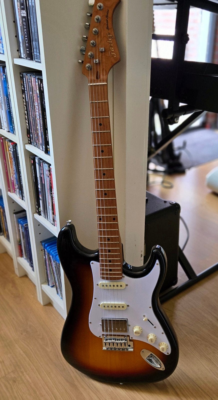 Aangeboden: Fazley FST118SB elektrische gitaar, nieuwstaat!, Muziek en Instrumenten, Snaarinstrumenten | Gitaren | Elektrisch