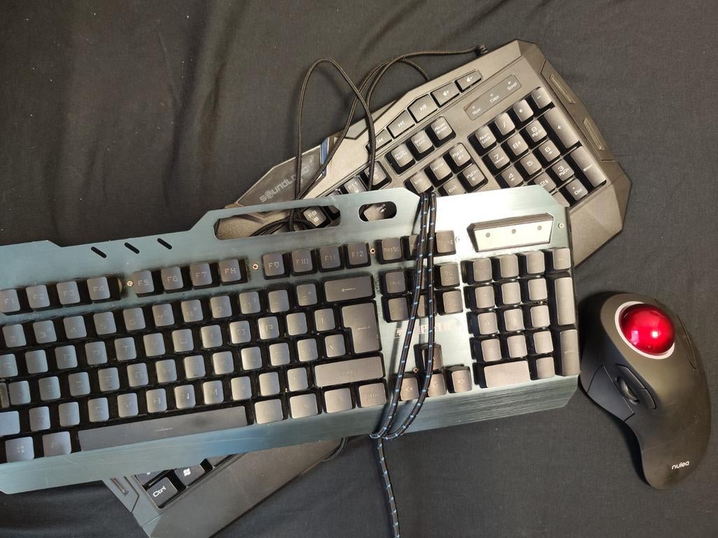 Ps 4 pro met 7 gemen, nog 2 keyboard, 1 speler, Ophalen of Verzenden, Sport, Vanaf 3 jaar