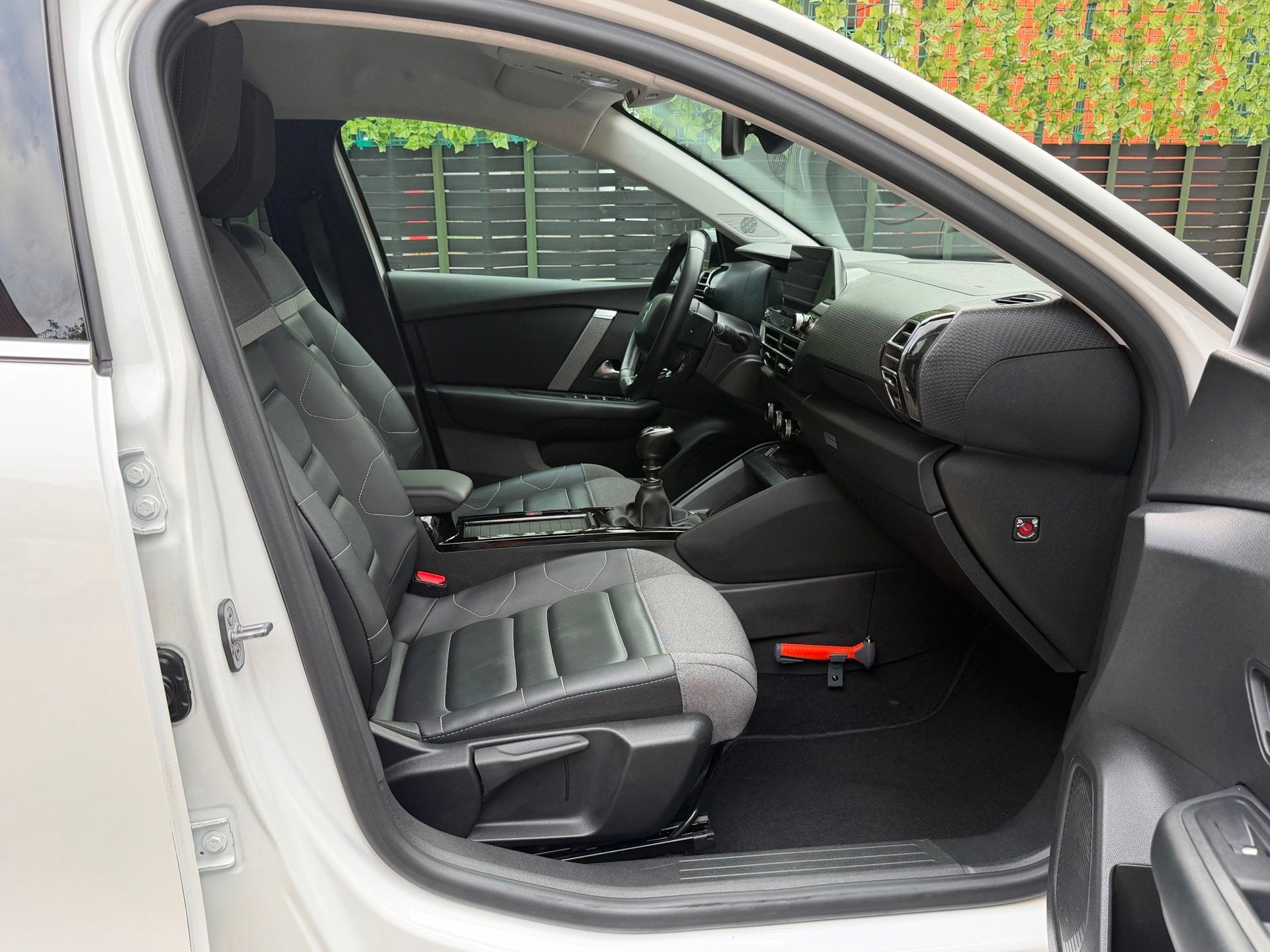 Foto 15 van Citroen C4 1.2 Puretech Shine wit 2021 TREKHAAK|LED|NAVI|NAP