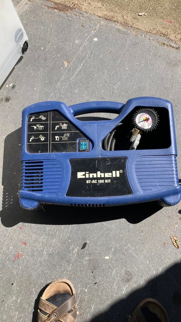 Super handzame conpressor, Doe-het-zelf en Verbouw, Compressors, 6 tot 10 bar, Ophalen of Verzenden, Zo goed als nieuw, Minder dan 200 liter/min