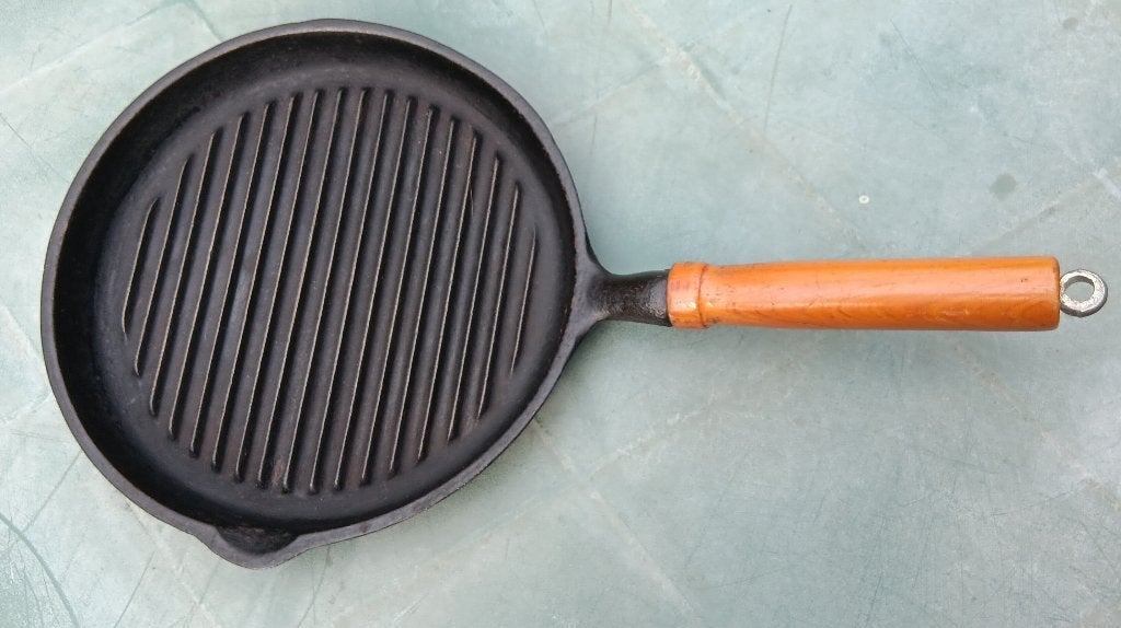 Gietijzer grillpan schenktuit niet geemailleerd Ø21,5 (G159), Huis en Inrichting, Gebruikt, Geschikt voor inductie, Ophalen of Verzenden