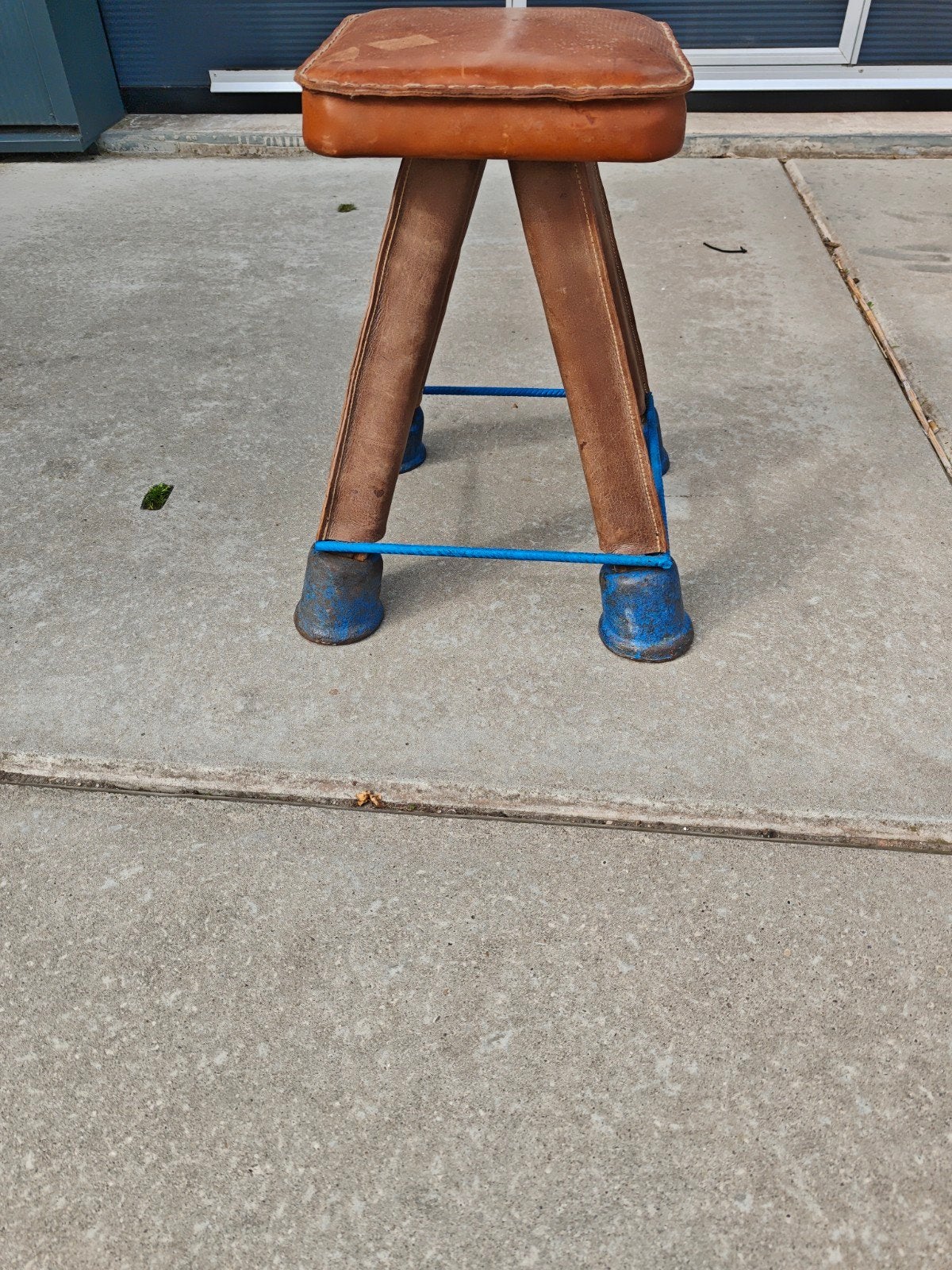 Vintage krukje met leren zitting, Ophalen, Gebruikt, Hout