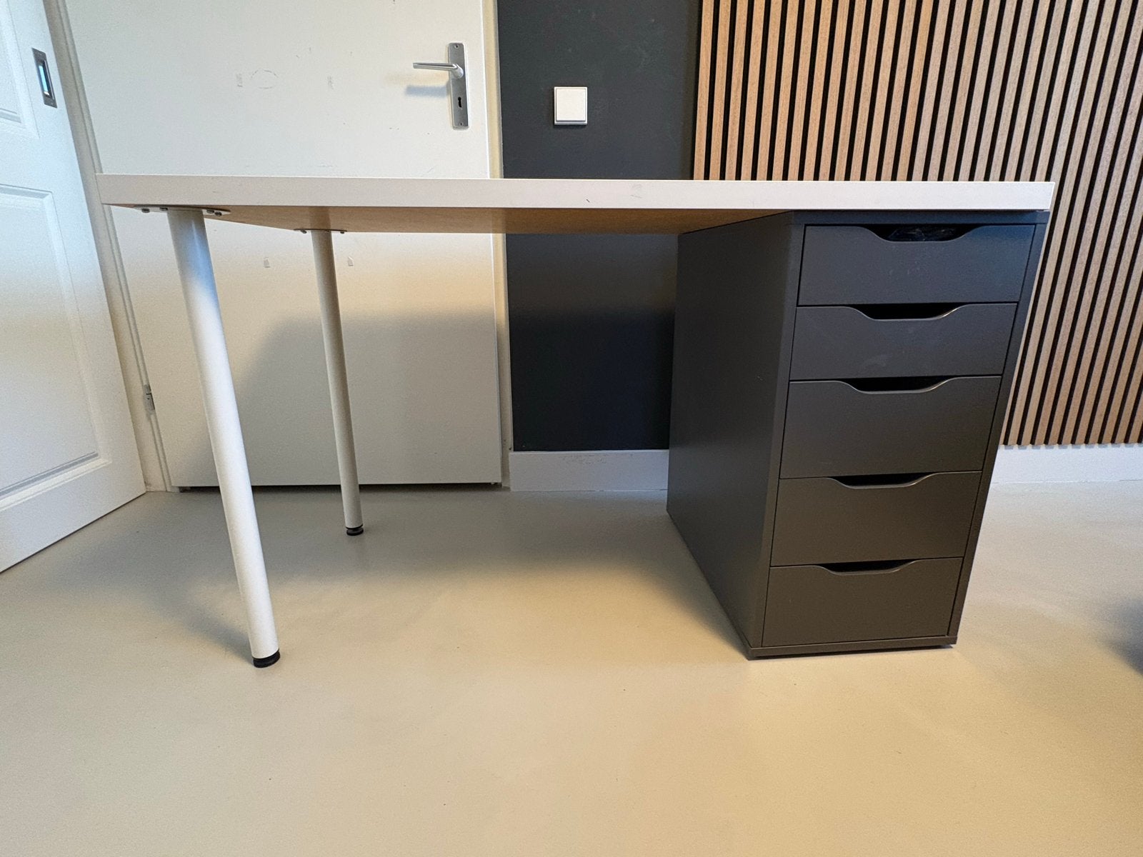 Bureau met ladeblok - Grijs/Wit, Met lades, Spaanplaat of MDF, Ophalen of Verzenden, Zo goed als nieuw