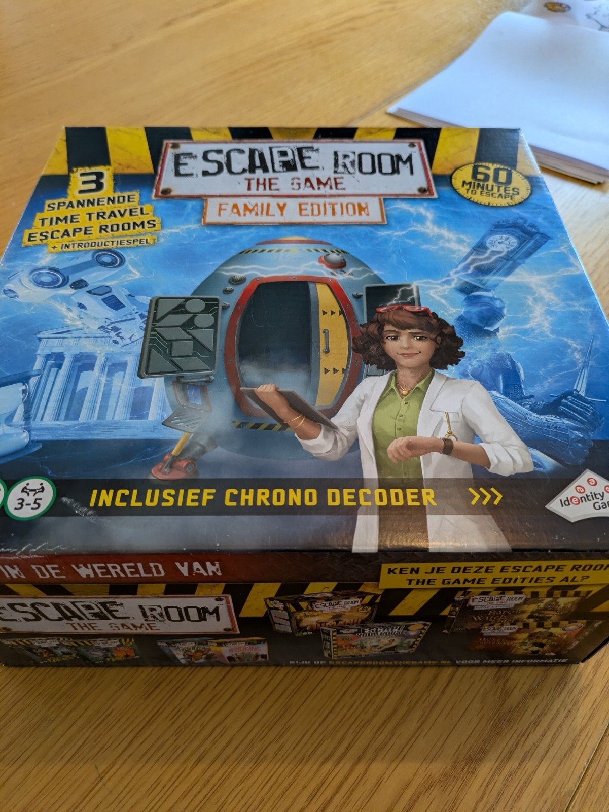 Escape Room The Game Family Edition - Tijdreizen, Drie of vier spelers, Ophalen of Verzenden, Zo goed als nieuw, Identity Games