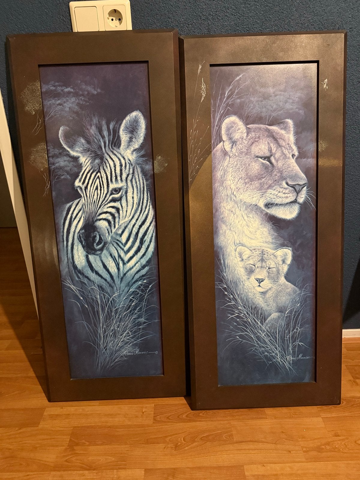 Set van 2 ingelijste schilderijen: Zebra en Leeuwenfamilie, Ophalen, Hout, Dieren, Print