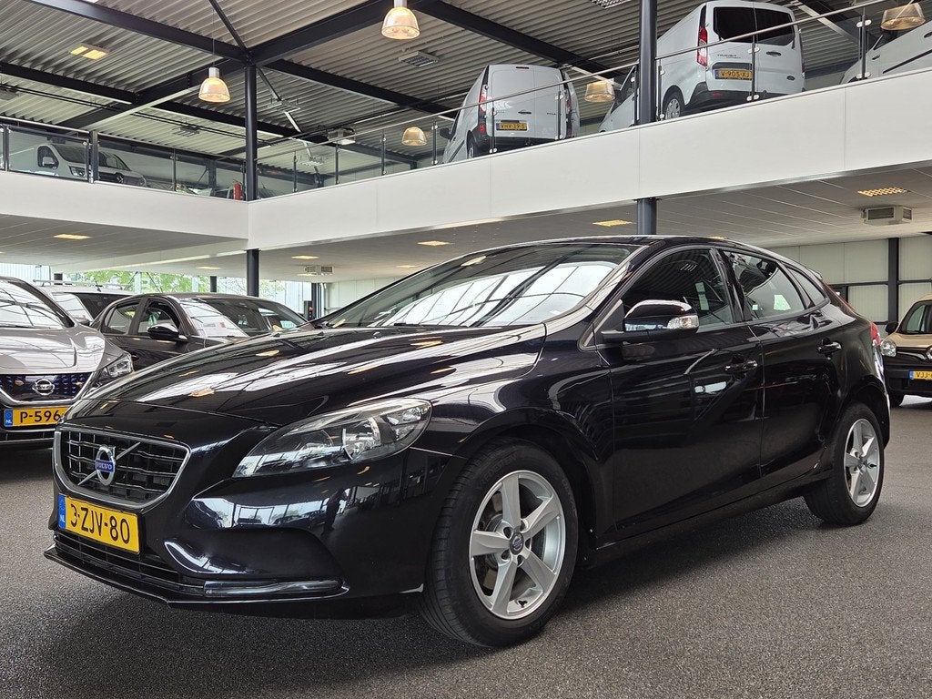 Volvo V40 1.6 D2 Kinetic (bj 2015, automaat), Auto's, Volvo, Gebruikt, Euro 6, 4 cilinders, 700 kg
