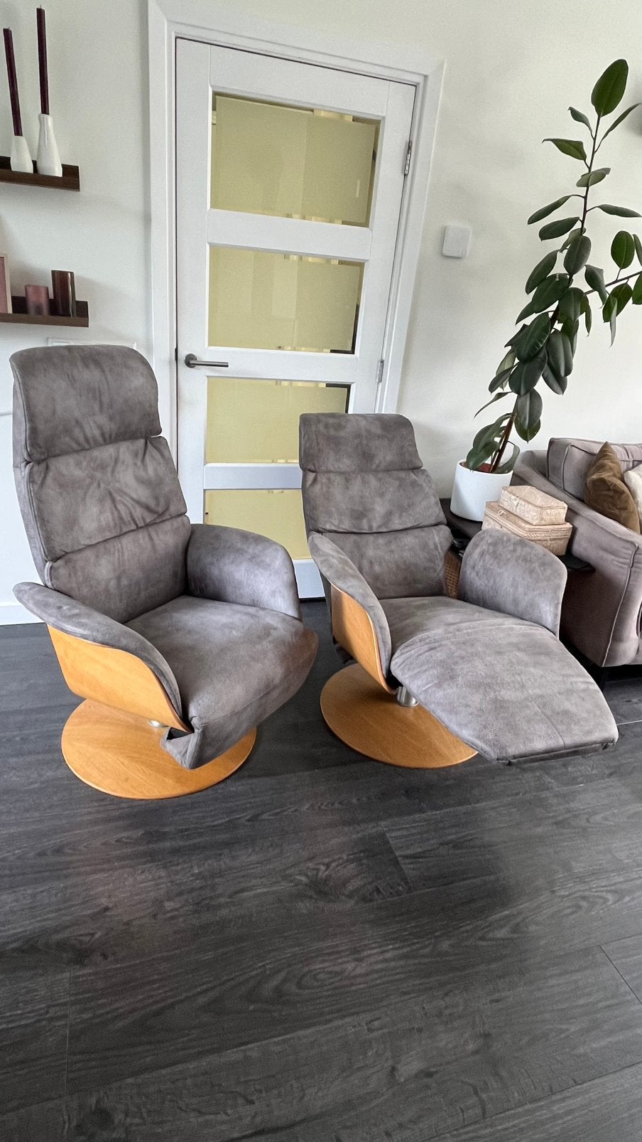 Setje 2 Electriche Fauteuils Micro Leder Grijs L XL Op Accu, Huis en Inrichting, Ophalen, Minder dan 75 cm, Zo goed als nieuw