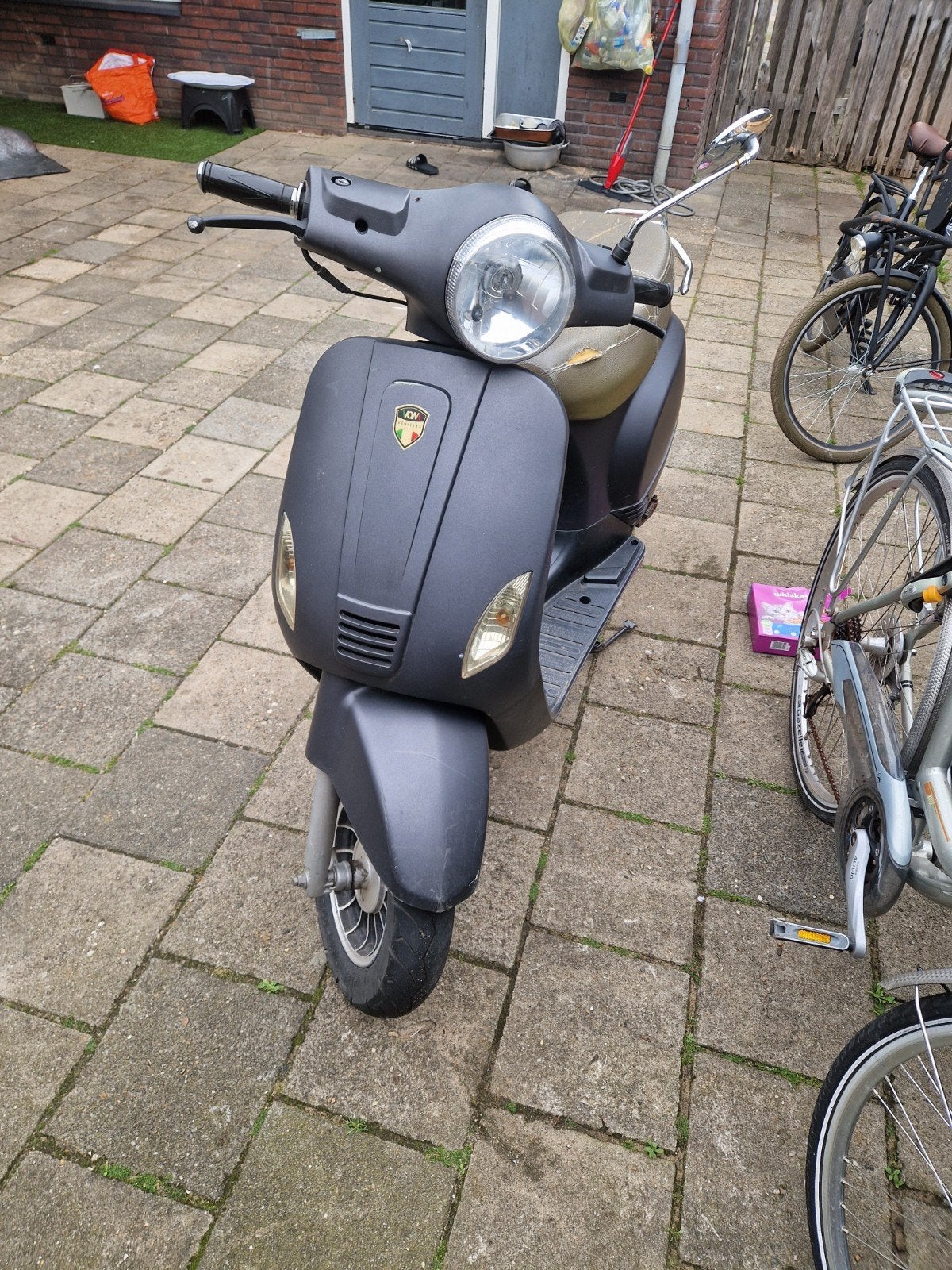 Vom venice, Fietsen en Brommers, Ophalen of Verzenden, Benzine, Overige merken