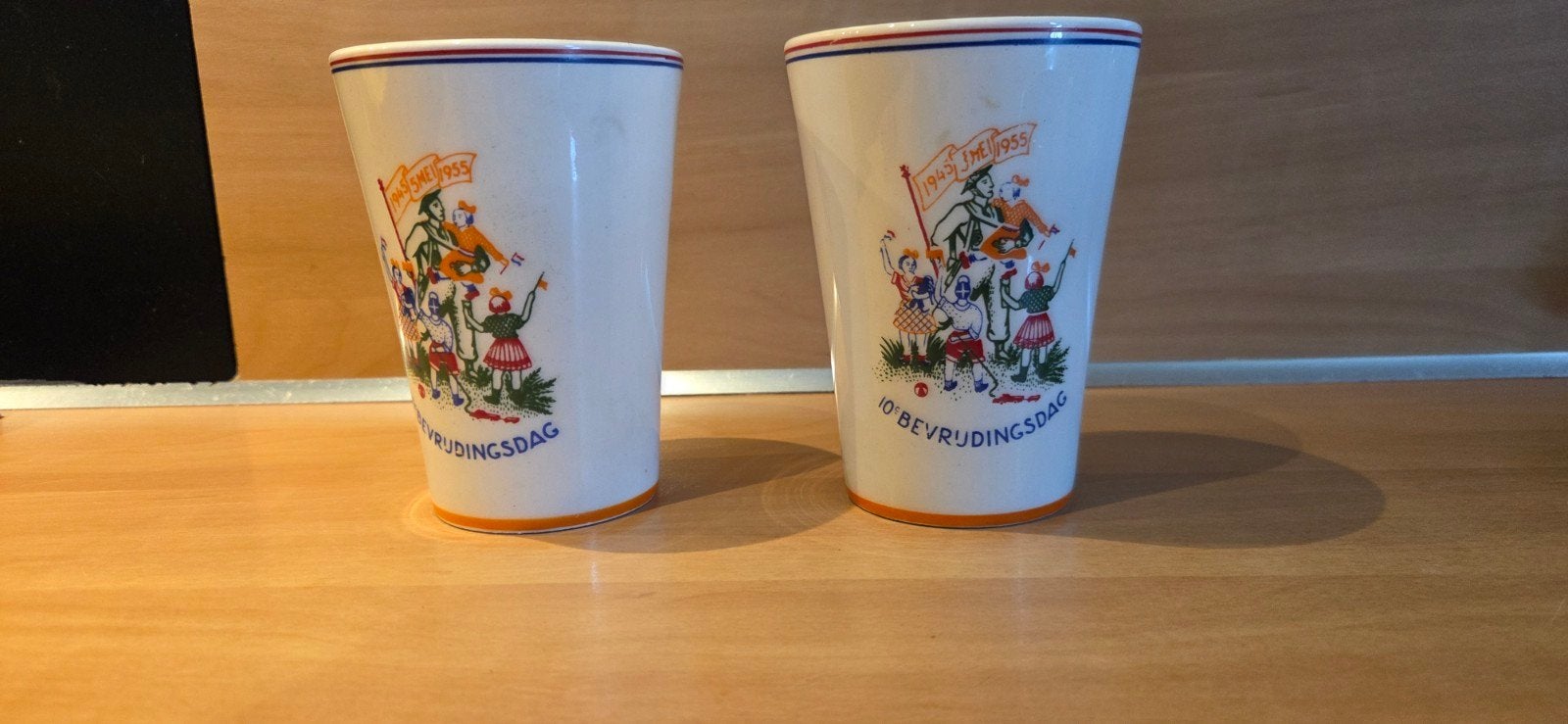 bevrijding bekers (10jaar), Verzamelen, Koninklijk Huis en Royalty, Ophalen of Verzenden, Servies
