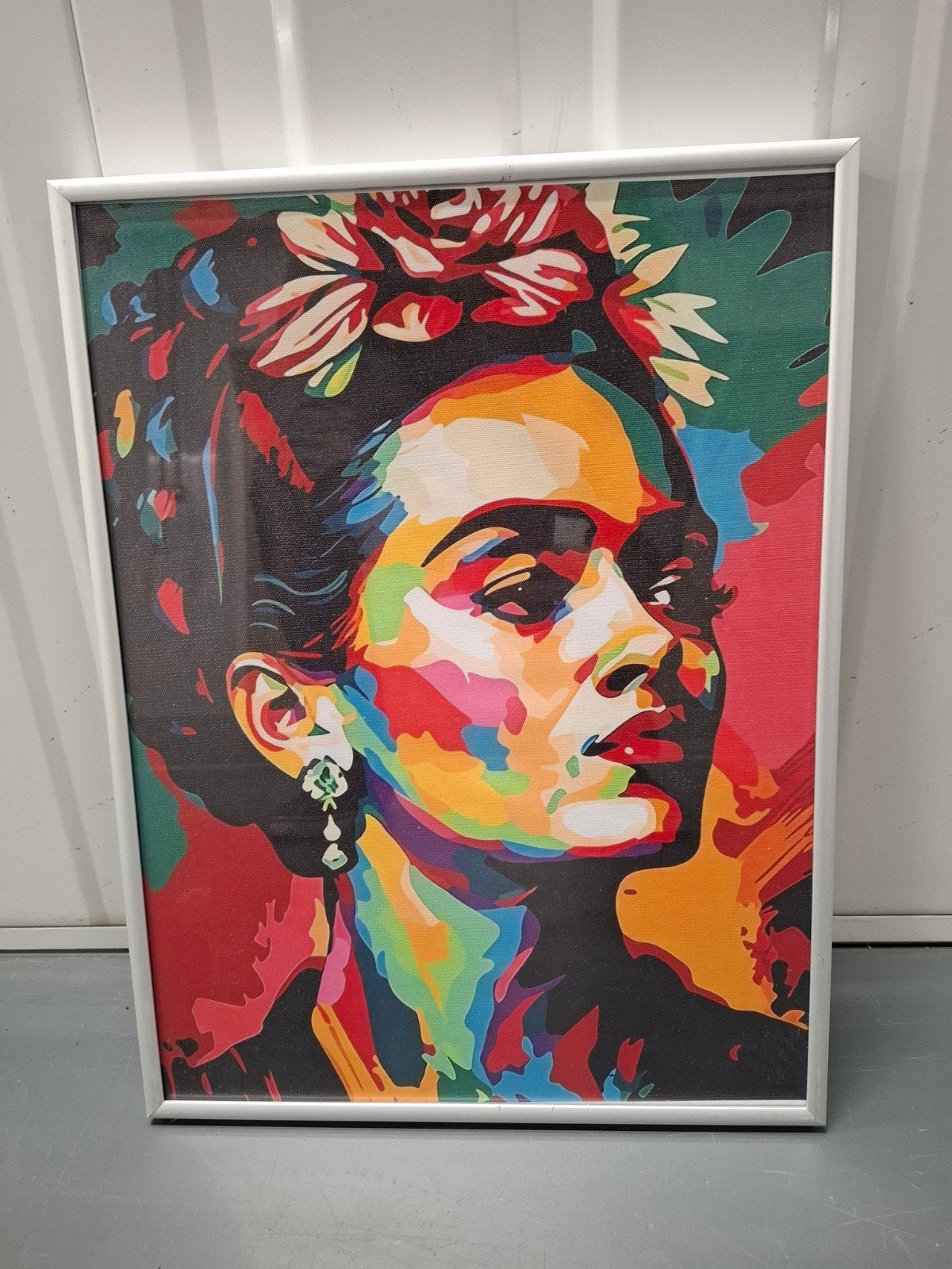 Kleurrijk ingelijst portret Frida Kahlo 40x30 cm, Ophalen of Verzenden, Ingelijst, Portret