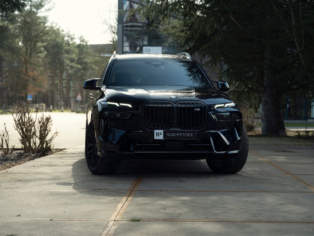 BMW X7 M60i Xdrive 530pk Aut 2024 Zwart 23 inch Concavers, Automaat, 4395 cc, 7 stoelen, Zwart