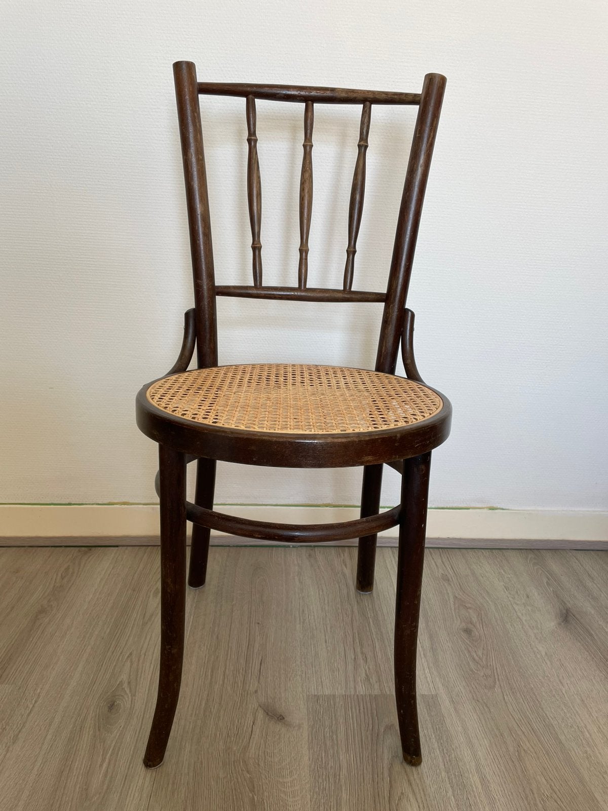 Thonet-stijl stoel in zeer goede conditie, Huis en Inrichting, Stoelen, Ophalen, Bruin, Thonet, Hout