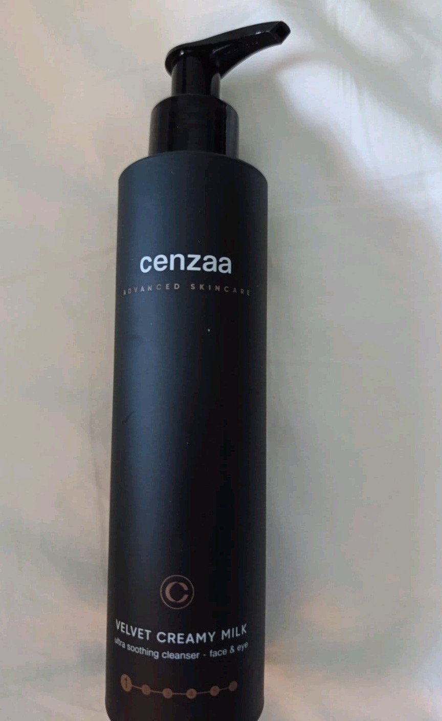 Cenzaa Velvet Creamy Milk Reiniger 200 ml - Nieuw, Sieraden, Tassen en Uiterlijk, Ophalen of Verzenden, Nieuw, Gehele gezicht