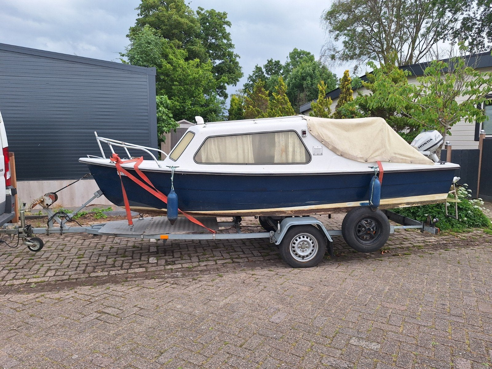 Kajuitboot met buitenboordmotor en trailer te koop, Watersport en Boten, Ophalen