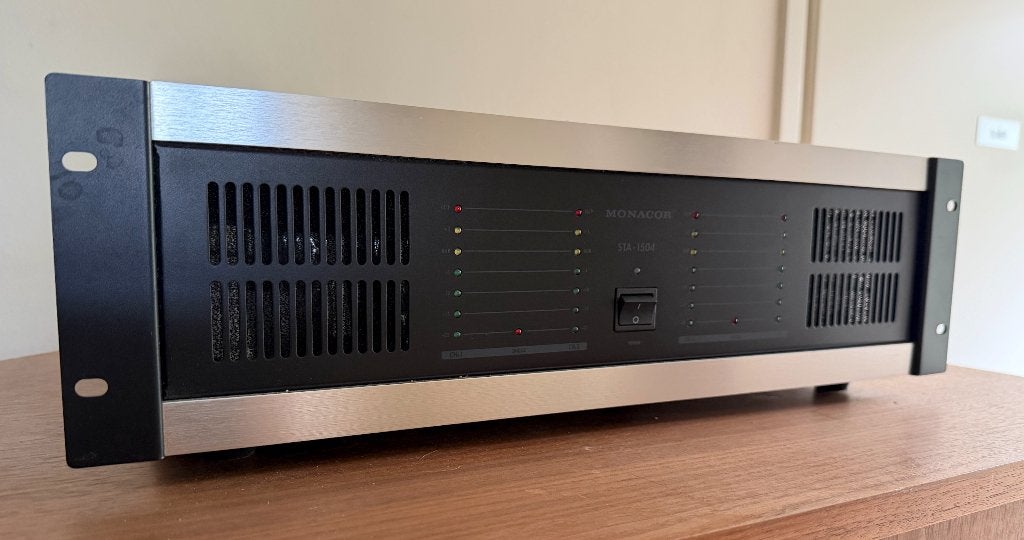 Monacor STA1504 versterker, Ophalen, Zo goed als nieuw, 120 watt of meer, Overige merken