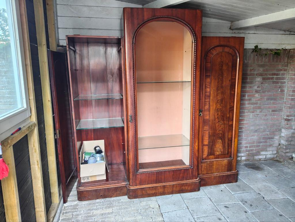 Mahonie kast met glazen platen - gratis afhalen, Ophalen