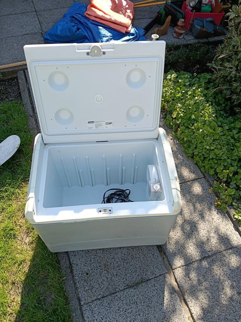 Camping koelkast op 12 volt afmeting 57 x 36 x 44 cm, Ophalen, Zo goed als nieuw, Elektrisch