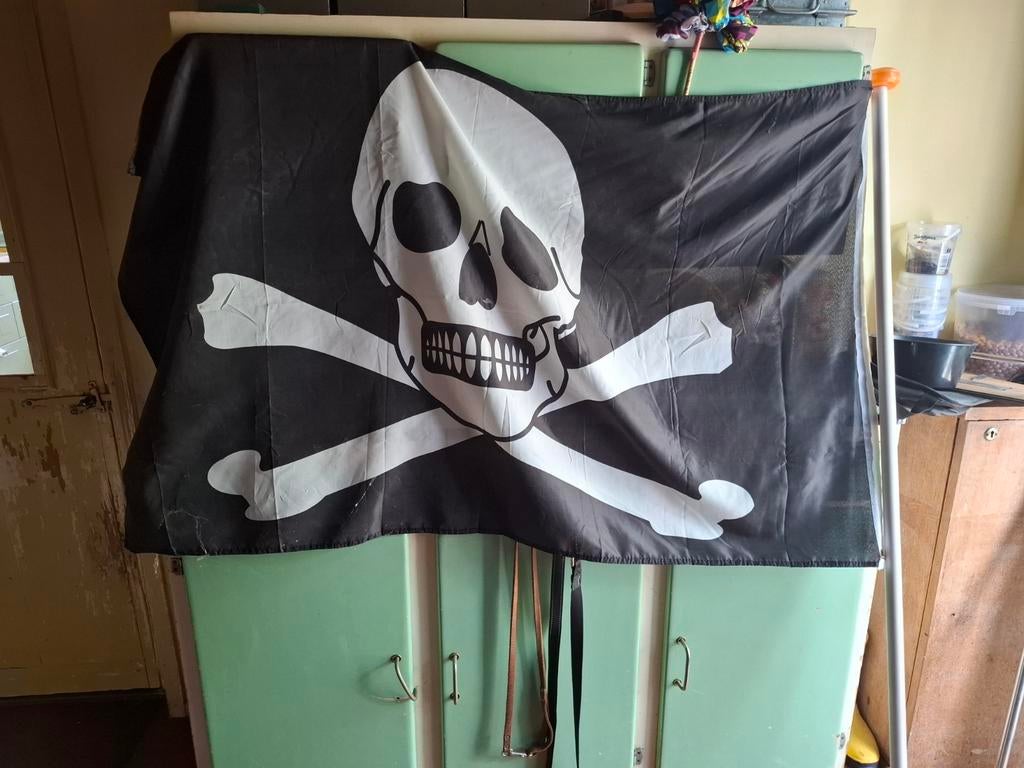 Piraten Vlag, Ophalen