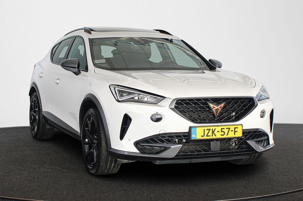 CUPRA Formentor 1.4 TSI e-Hybrid Panoramadak Achteruitrijcam, Auto's, Cupra, Stof, Gebruikt, Euro 6, 4 cilinders