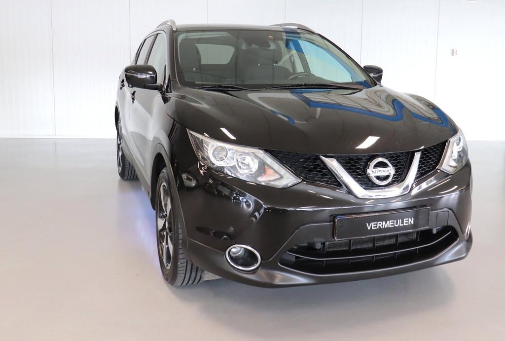 Nissan Qashqai 1.2 N-Connecta met trekhaak en panorama dak, Voorwielaandrijving, Stof, Gebruikt, 4 cilinders