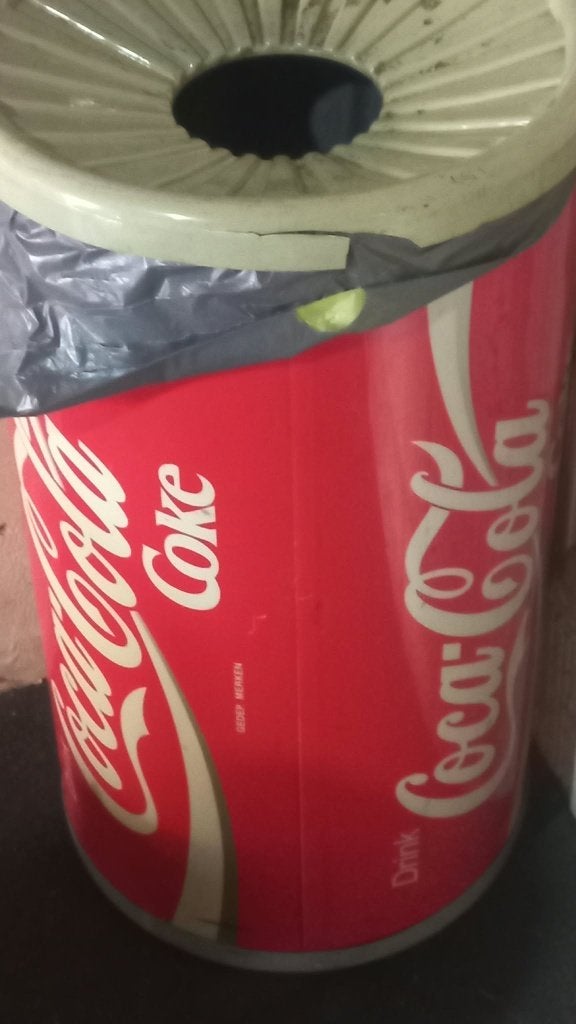 Prullebak vuilnisbak cola, Ophalen, Gebruikt, Gebruiksvoorwerp