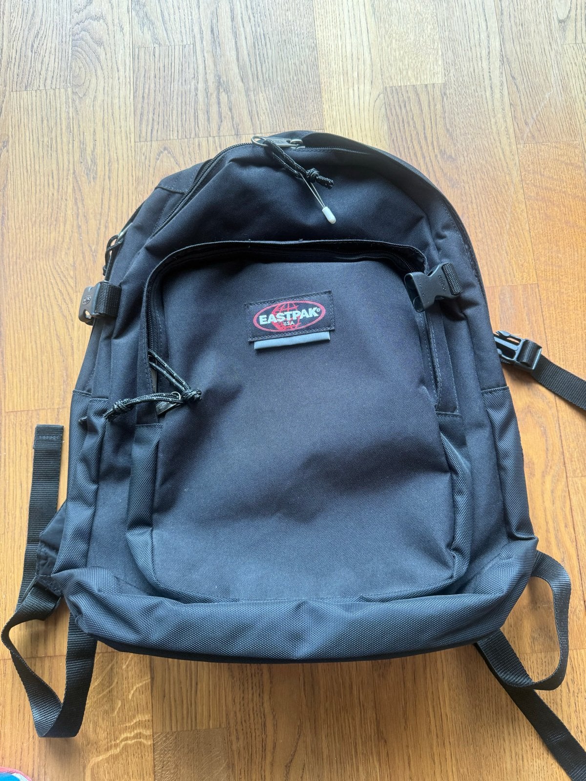 Eastpak rugzak - Zwart, stevig en comfortabel, Sieraden, Tassen en Uiterlijk, Tassen | Rugtassen, 45 tot 60 cm, Gebruikt, 25 tot 40 cm