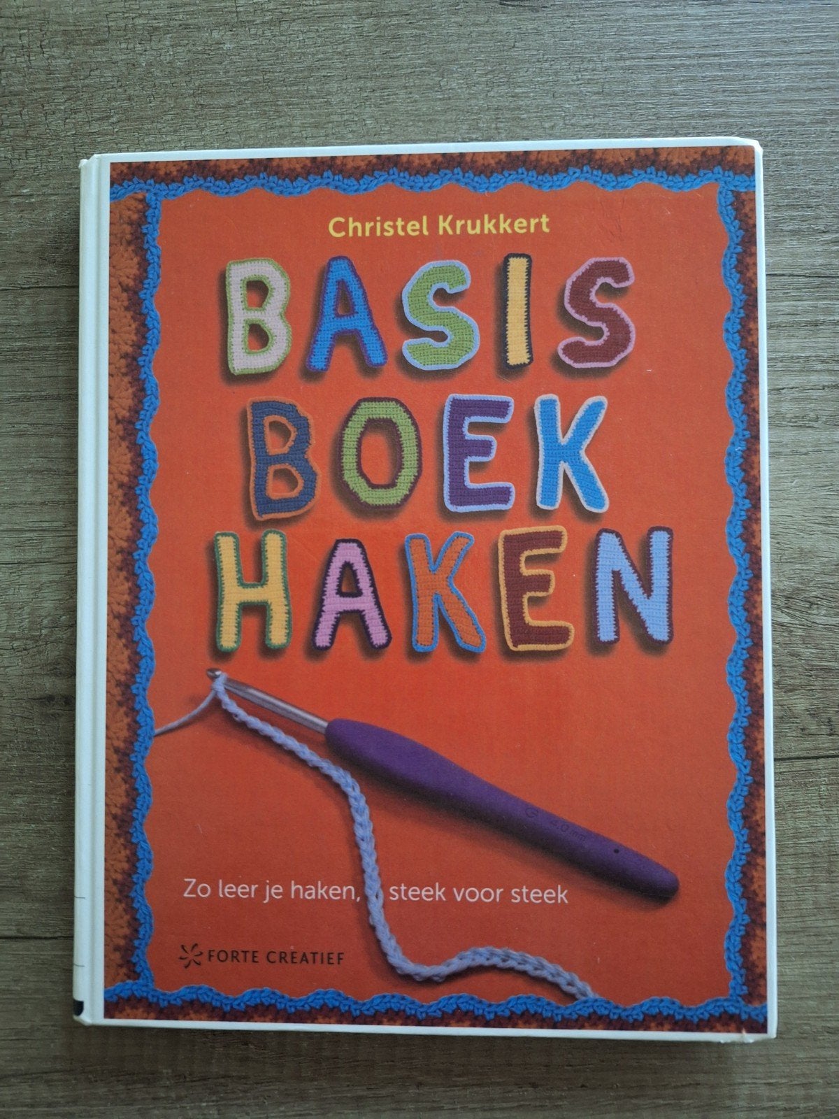 Basis Boek Haken - Christel Krukkert, Ophalen of Verzenden, Zo goed als nieuw, Haken, Patroon of Boek
