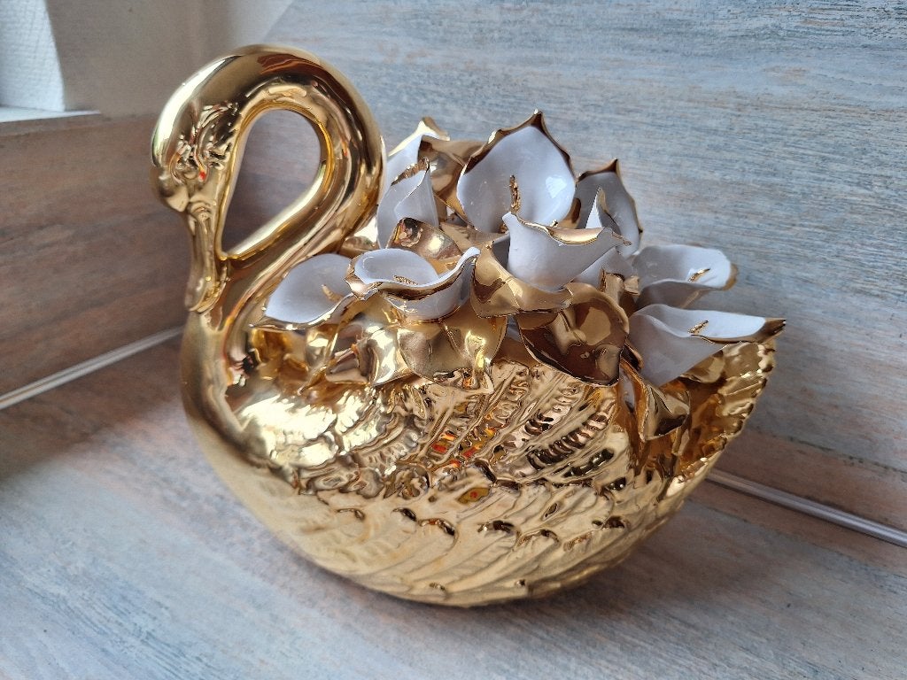 Gouden Zwaan Bladgoud Decoratie met Witte Rozen, Ophalen