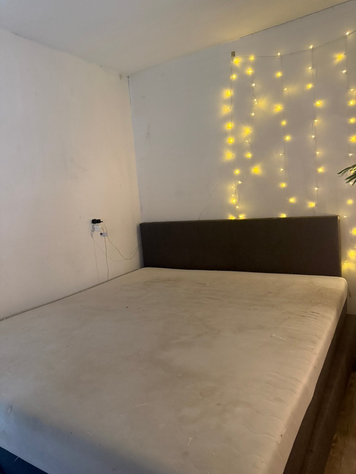 Boxspring, Huizen en Kamers, Kamers te huur, Almere