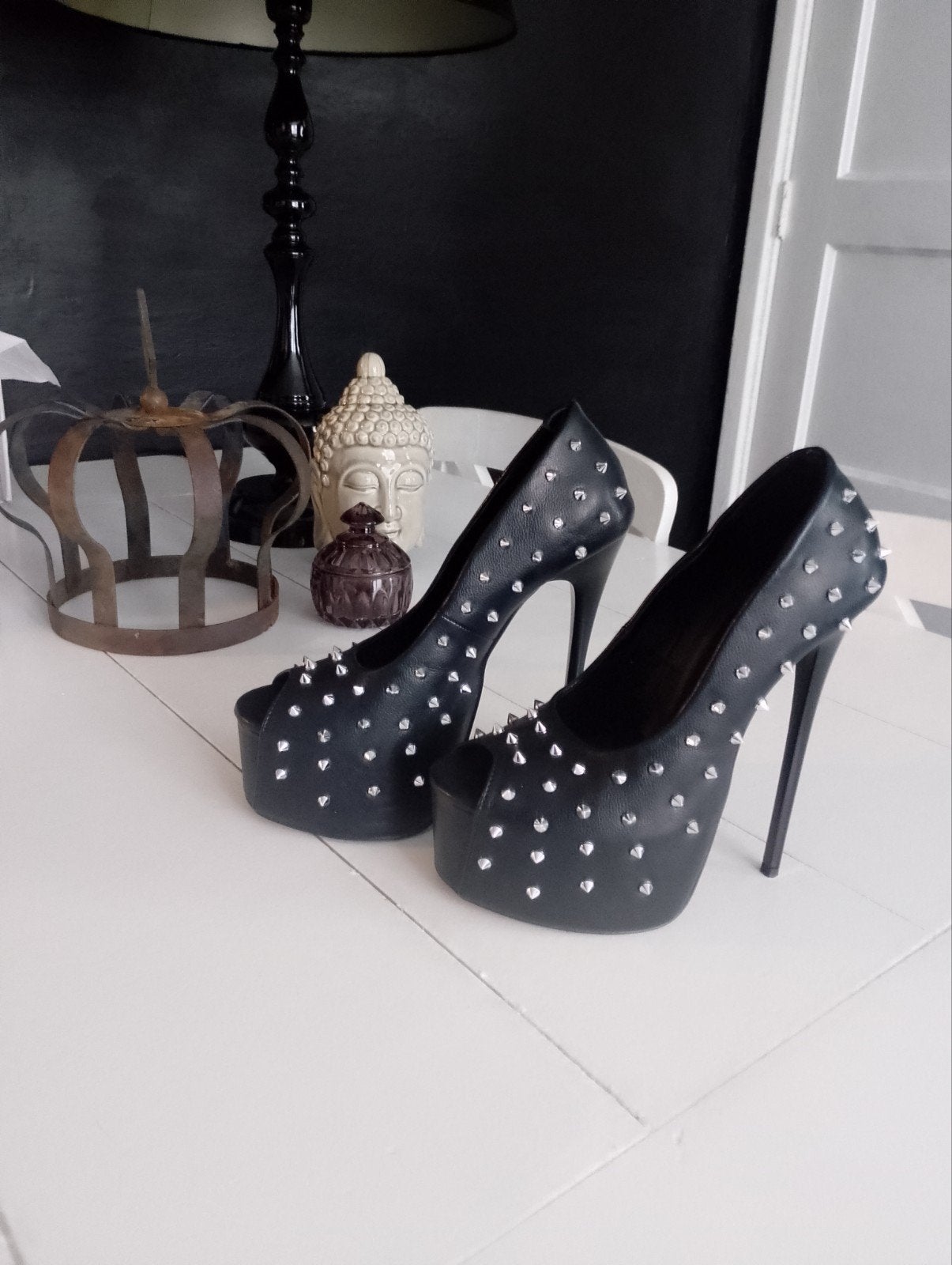 Kinky pumps met spikes - Maat 38 - Nieuw in doos, Ophalen