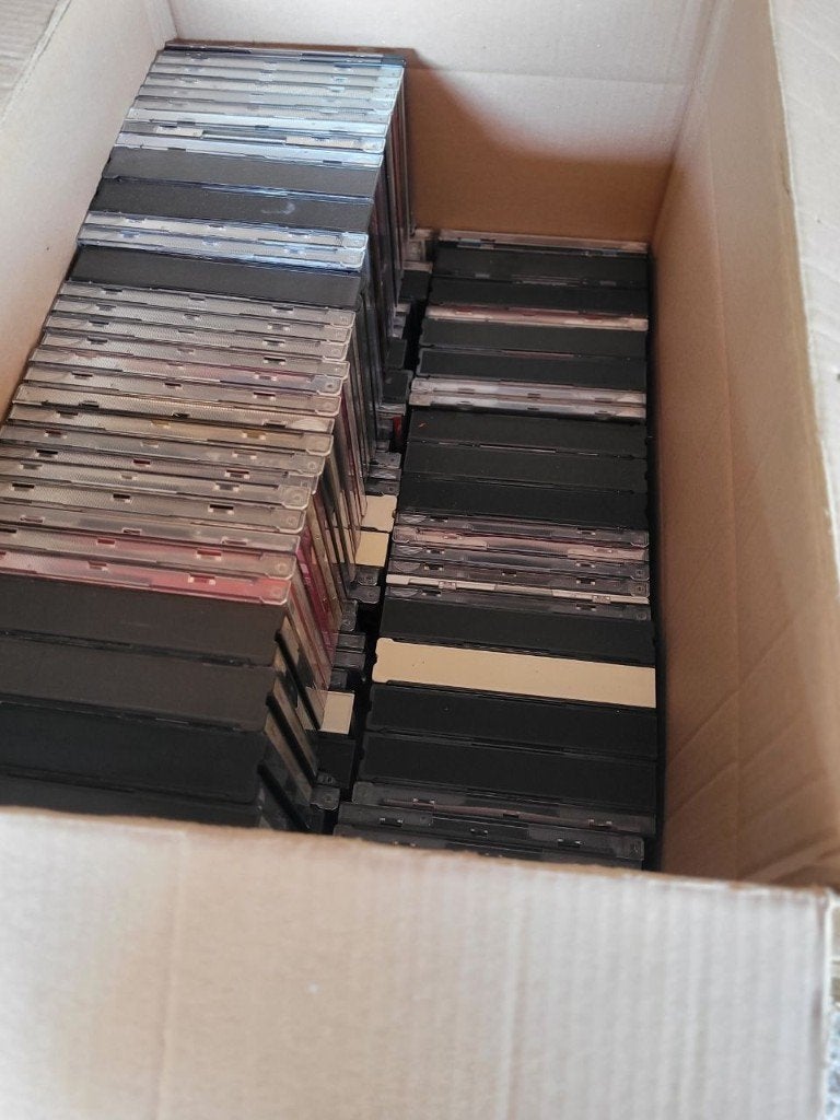 Doos met ongeveer 125 CDs allerlei Gratis, Ophalen, Zo goed als nieuw