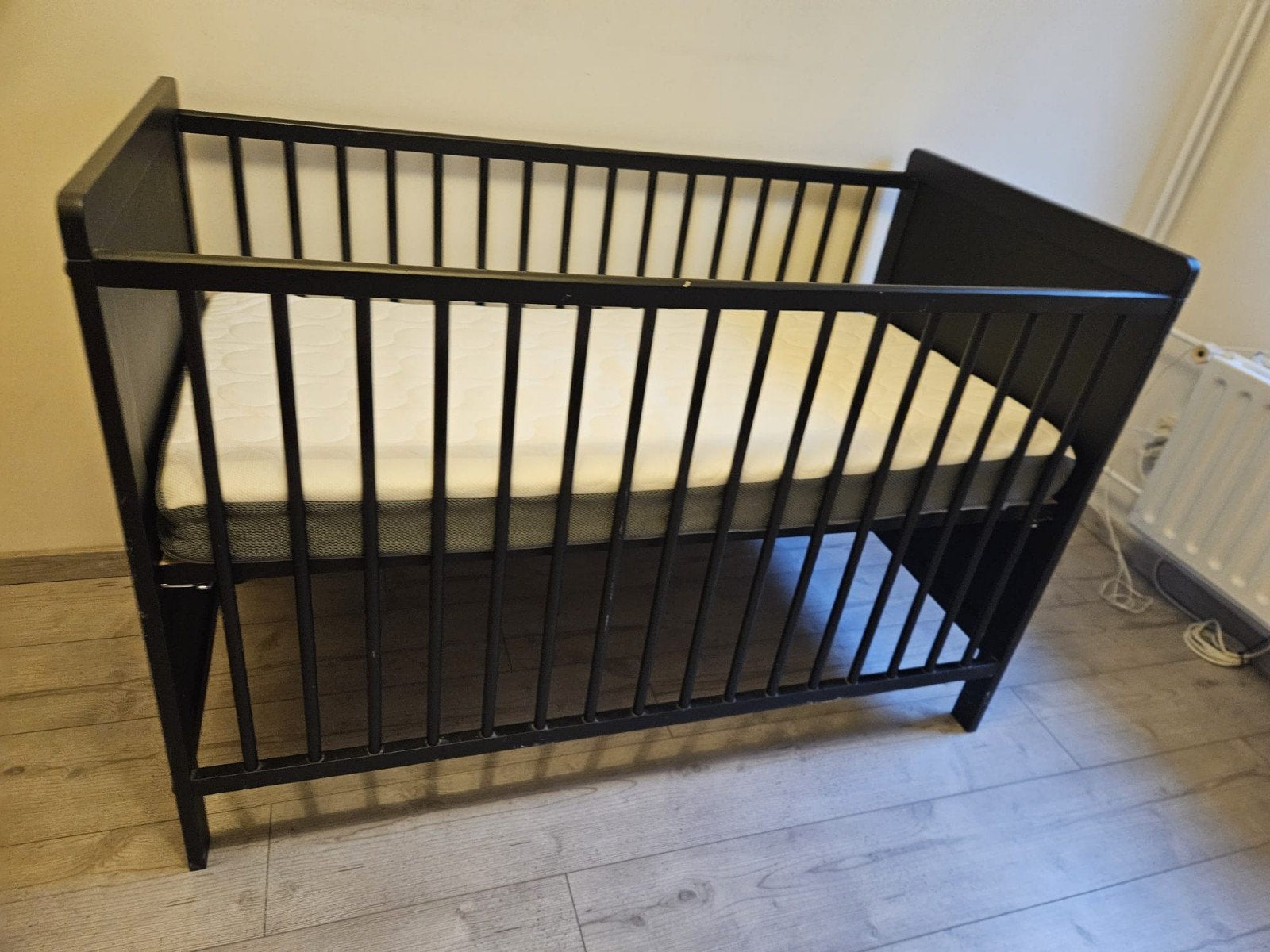 Zwart ledikant in goede staat met matras, Ophalen, Eenpersoons, Zwart, Metaal