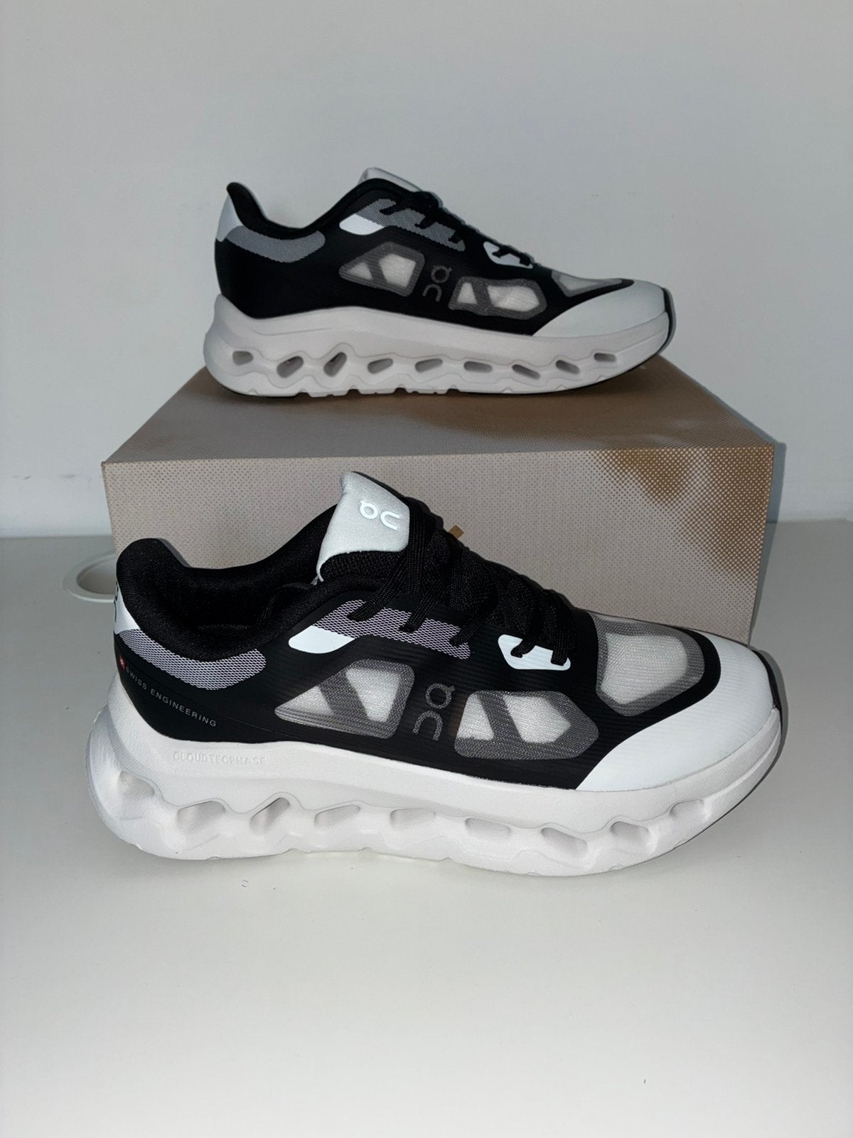On cloud remix, zwart/wit, maat 40/41/42, Ophalen of Verzenden, Nieuw, Zwart, Sneakers of Gympen