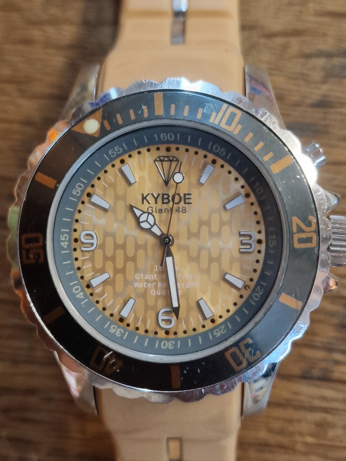 Kyboe Giant 48 Horloge - Stoer en Stijlvol, Gebruikt, Staal, Polshorloge, Kunststof