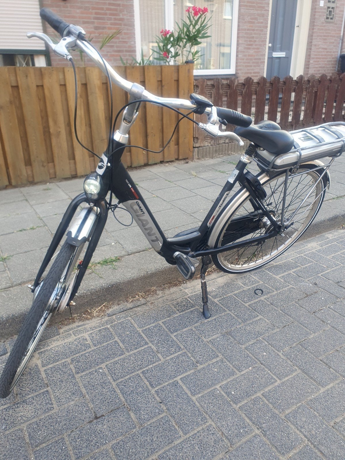Giant Twist Hybrid E-bike - Nieuwe banden, geen oplader, Ophalen, Gebruikt