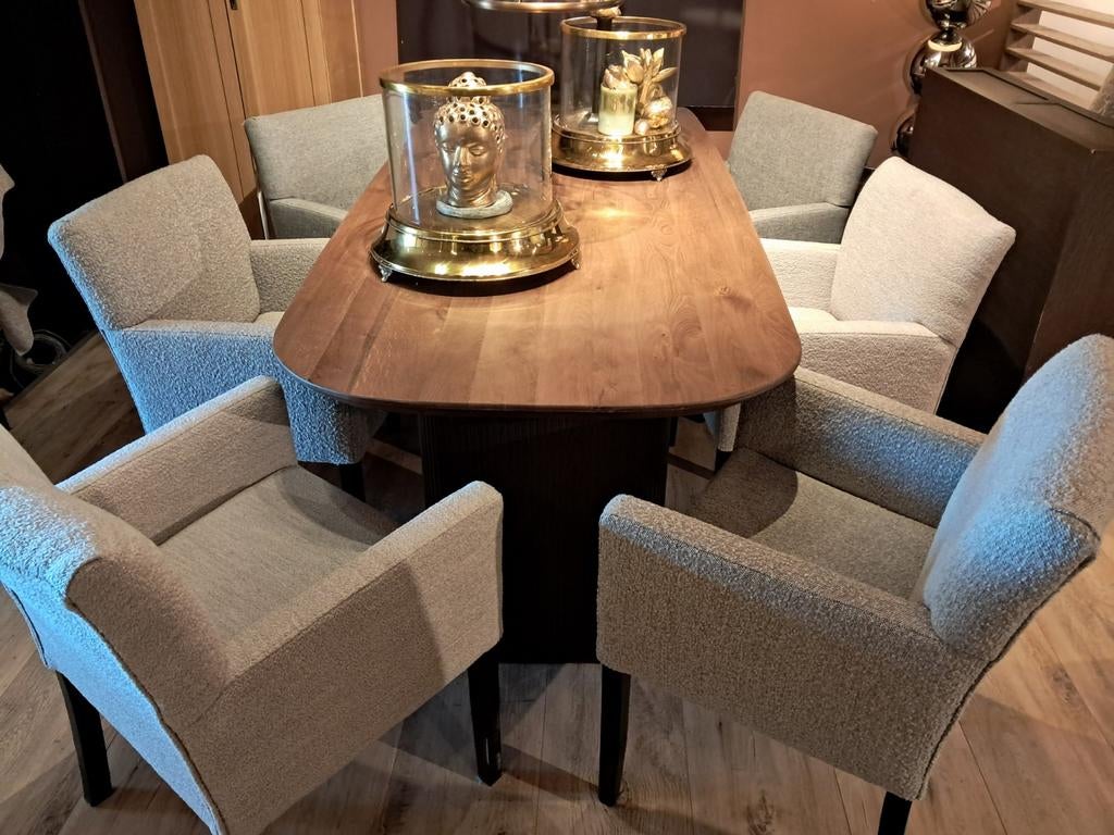 Metz Eetkamertafel VAN €1695 VOOR €779, Ophalen