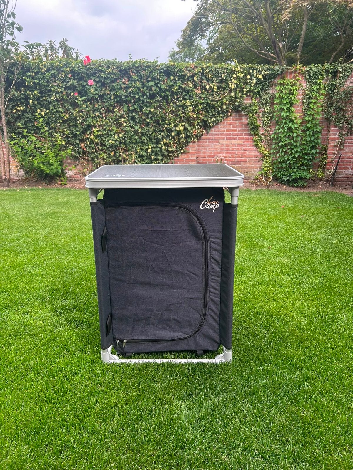 Campingkast - Line Camp deluxe, Caravans en Kamperen, Kampeeraccessoires, Zo goed als nieuw, Ophalen