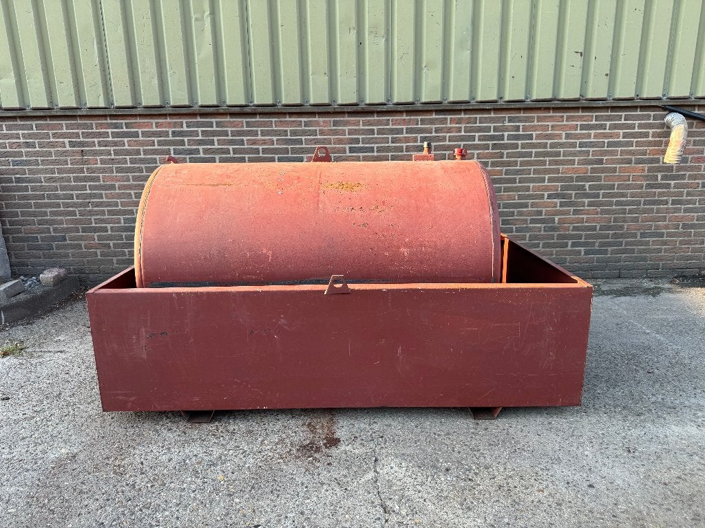 Brandstoftank dieseltank olietank tank 1000L met lekbak, Ophalen, Gebruikt