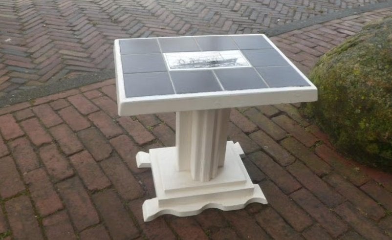 Vintage bijzettafeltje 40 cm. met tegels schip KW123 Holland, Ophalen of Verzenden