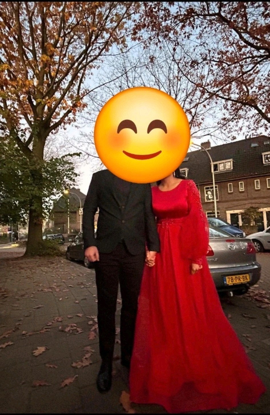 Prachtige rode galajurk met lange mouwen, Kleding | Dames, Onbekend, Ophalen of Verzenden, Zo goed als nieuw, Rood
