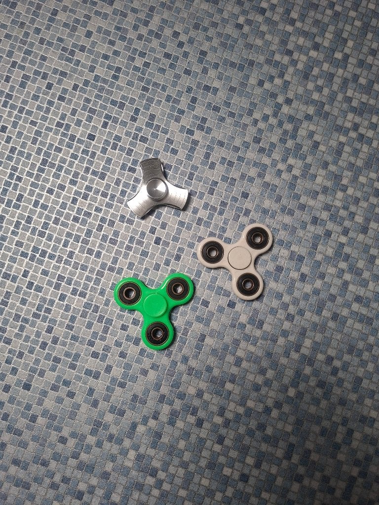 Fidget spinners, Ophalen, Zo goed als nieuw