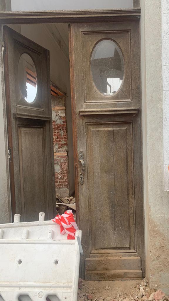 Dubbele buitendeur met bovenlicht, Ophalen