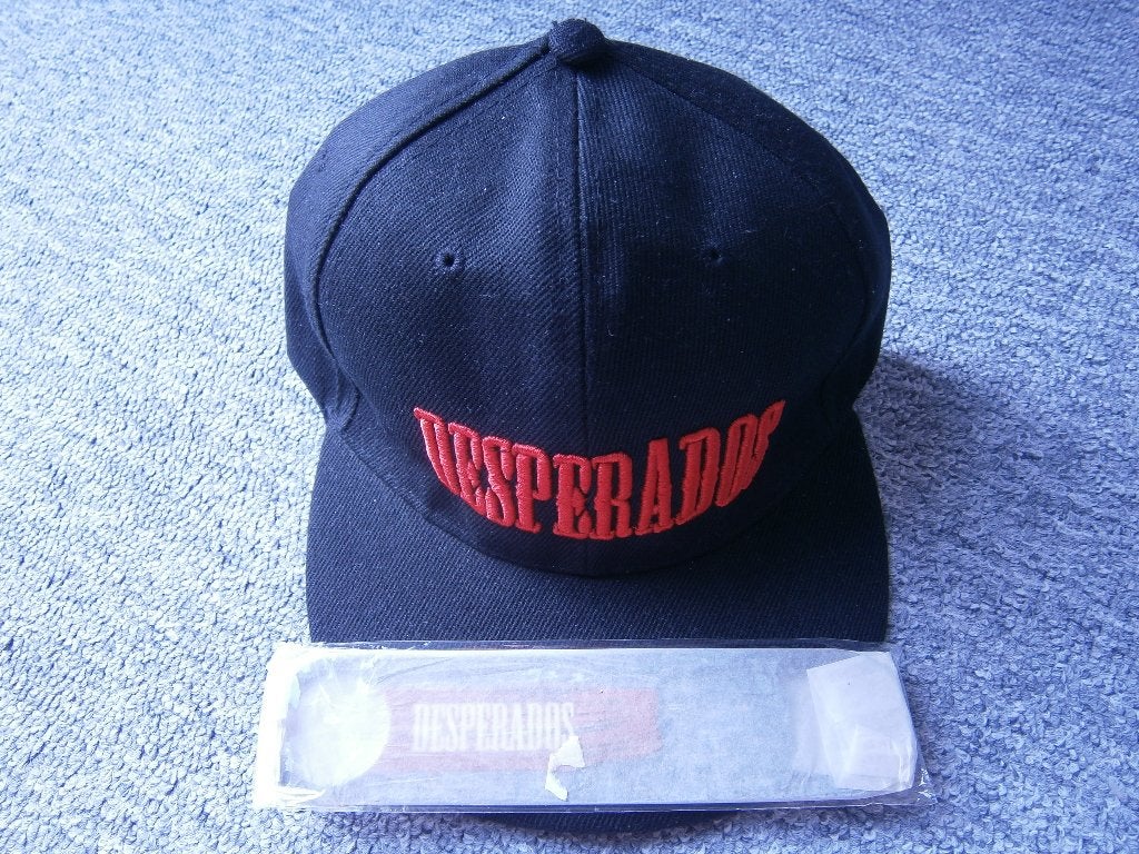 DESPERADOS PET EN FLESOPENAAR NIEUW, Verzamelen, Biermerken, Ophalen of Verzenden, Nieuw, Kleding, Overige merken
