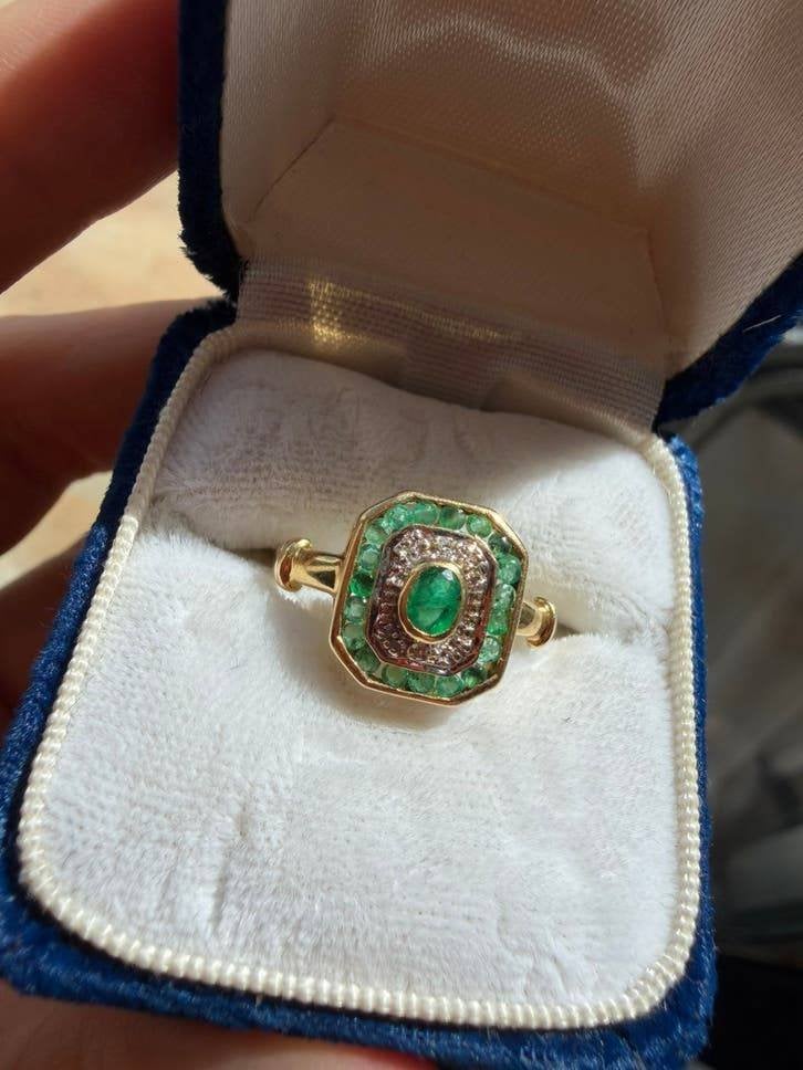 Antiek gouden ring met Smaragd en Diamant 18 karaat, Ophalen of Verzenden, Zo goed als nieuw, 17 tot 18, Met edelsteen