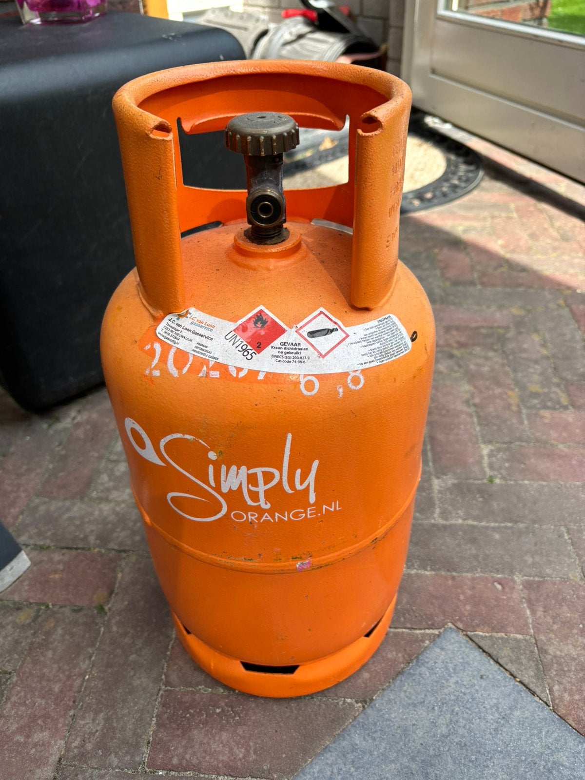 Gasfles vol en nieuw, Ophalen, Nieuw